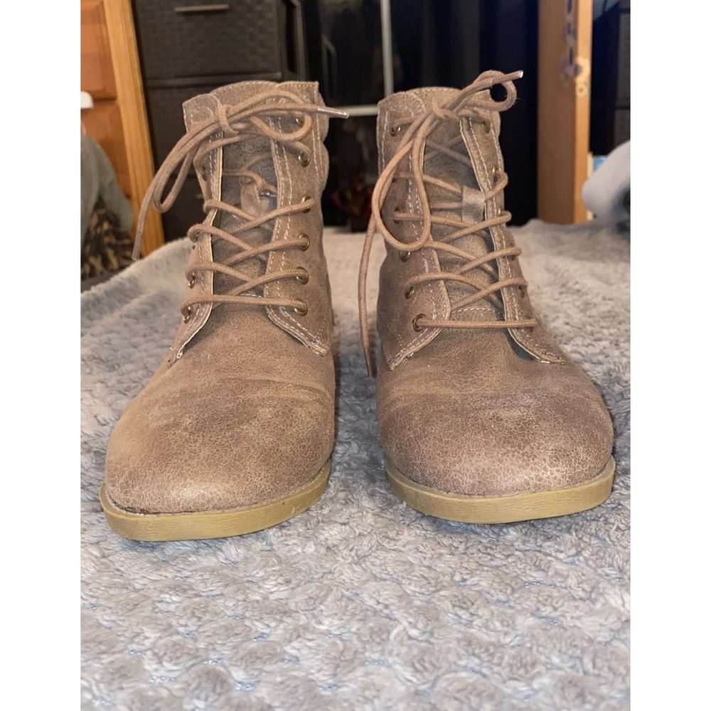 Justfab ankle boot size 9